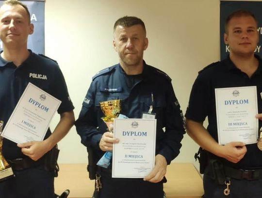 St. sierż. Przemysław Naguszewski i Pantera - zwycięzcy eliminacji psów służbowych
