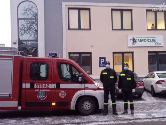 Straż dowozi potrzebujących na szczepienia 