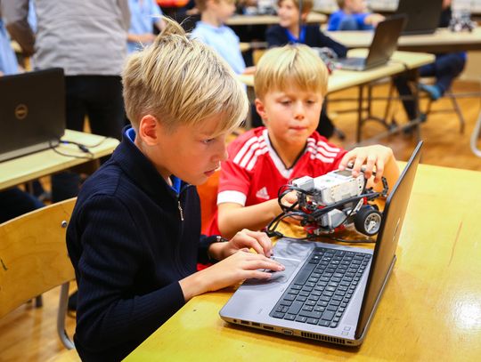 Sukces Mławy! Cztery placówki przedszkolne z dofinansowaniem na nowoczesne technologie i AI