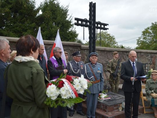 Światowy Dzień Sybiraka i przysięga wojskowa w Mławie 
