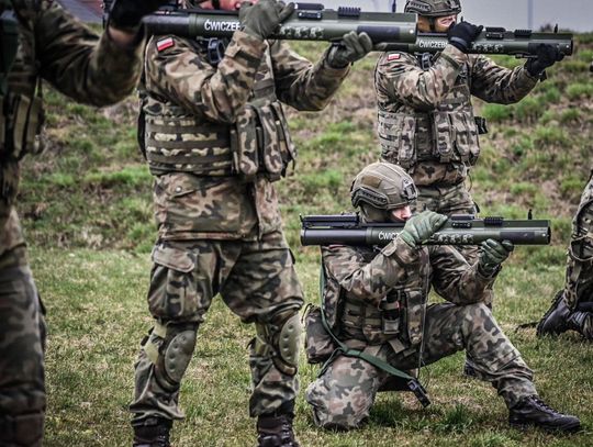 Terytorialsi z 5 Mazowieckiej Brygady Obrony Terytorialnej doskonalą umiejętności obsługi granatnika M72
