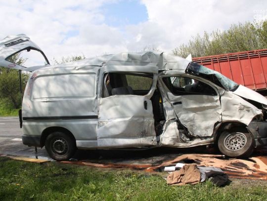 Tragedia na obwodnicy Mławy, nie żyje 72-letni kierowca