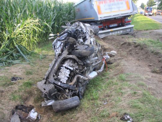Tragiczny wypadek pod Żukowem. Nie żyje kierowca osobowej hondy
