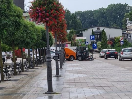 Trwa sprzątanie centrum Ciechanowa