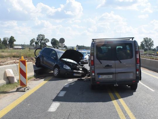 Trzy osoby trafiły do szpitali po wypadku w Kuklinie