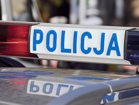 Ucieczka z miejsca wypadku i recydywista z niemal 3 promilami. Niespokojny weekend na drogach powiatu przasnyskiego Sygnały świetlne policyjne