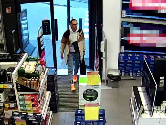 Ukradł cztery telefony warte kilka tysięcy. Złodziej w oku kamery