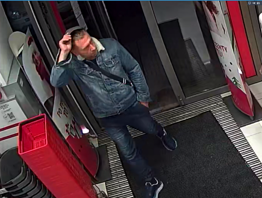 Ukradł perfumy - jest poszukiwany przez policję 