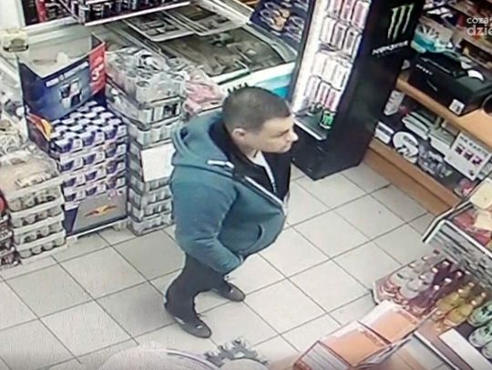 Ukradł stojak. Złodzieja zarejestrowały kamery