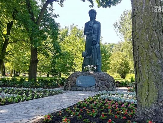 Urodziny Marii Konopnickiej w plenerze