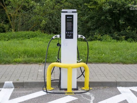 W centrum Ciechanowa za darmo naładujesz auto elektryczne