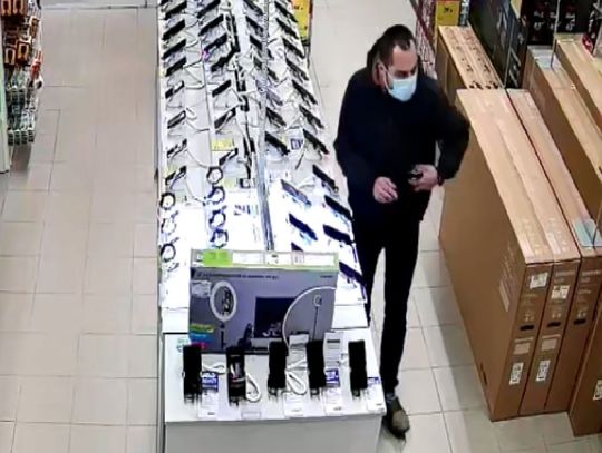 W ciechanowskiej galerii ukradł telefon za kilka tysięcy złotych, szuka go policja