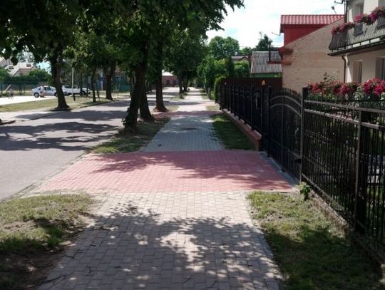 W Glinojecku wyremontowali chodnik wspólnymi siłami