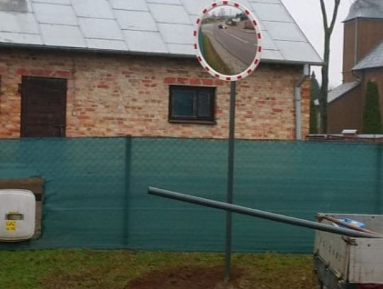 W Lekowie pojawiły się lustra drogowe