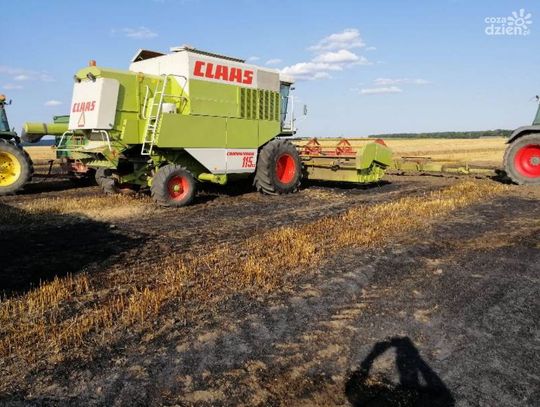 W Wiksinie palił się kombajn zbożowy