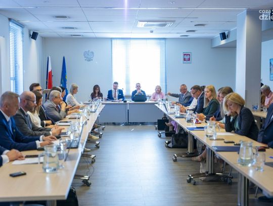 Więcej pieniędzy na inwestycje, remonty i ekologię. Kluczowe decyzje rady miasta.