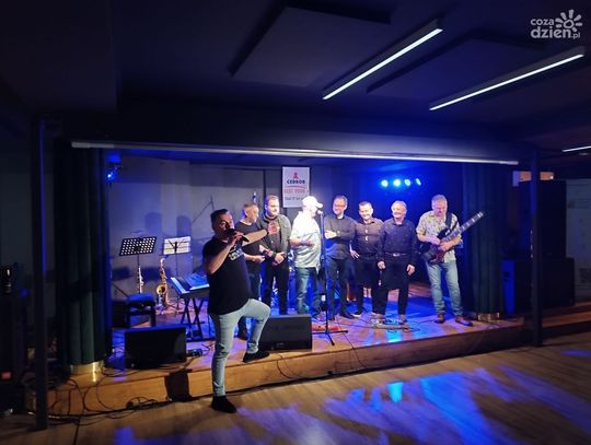 Wiosenny Koncert Bluesowy w Kawiarni Artystycznej – Niezapomniane Muzyczne Doznania!