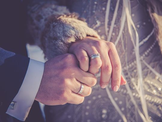 Wiza na miłość. Walentynkowe dane GUS zaskakują