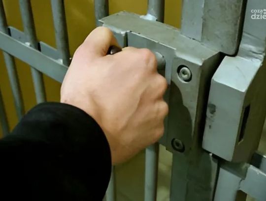 Włamał się do domu sąsiadki i wypił jej alkohol