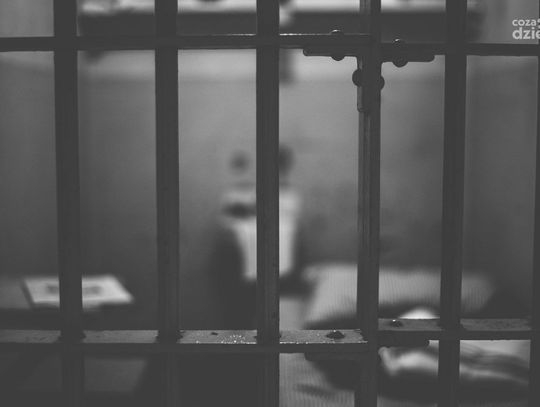 Włamał się, ukradł sprzęt i podpalił budynek, żeby zatrzeć ślady