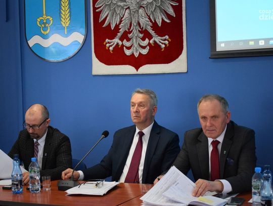 Wstydliwy poziom dofinansowań i bardzo zły stan dróg. Pierwsze wnioski nowego wójta gminy Ciechanów