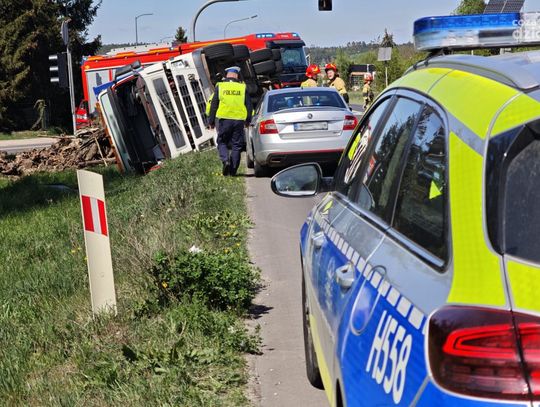 Wypadek ciężarówki w Mławie - wielkie utrudnienia na 'starej siódemce'. Kierowca ranny!