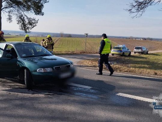 Wypadek na drodze między Ojrzeniem a Kraszewem. Jedna osoba trafiła do szpitala 