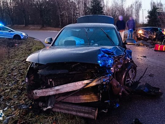 Wypadek na oblodzonej drodze pod Mławą