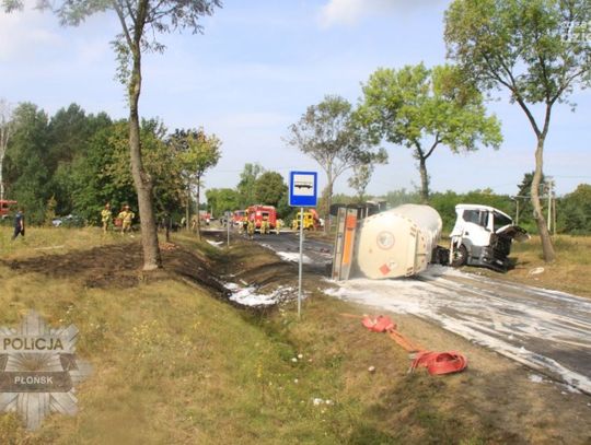 Wypadek pod Płońskiem - cysterna zapaliła się po zderzeniu z osobówką