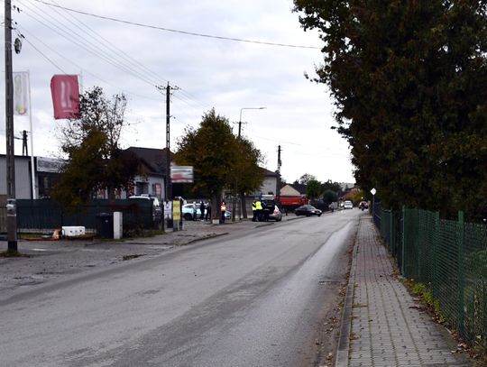 Wypadek w Strzegowie. Pieszy trafił do szpitala. Kierowca nie miał uprawnień