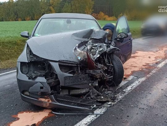 Wyprzedzał na podwójnej ciągłej - doprowadził do groźnego wypadku 