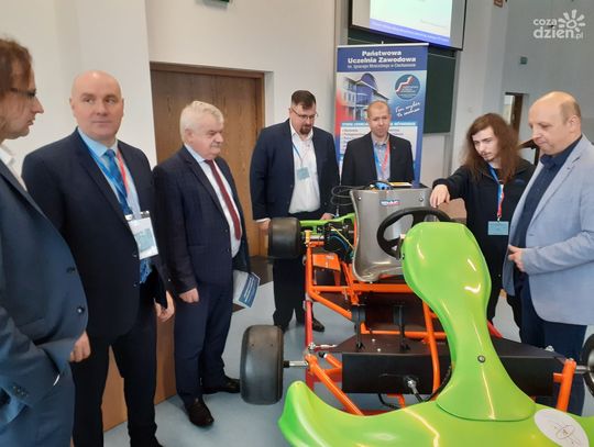 Wyścigowy i ekologiczny, elektryczny bolid - cudo rodem z PUZ