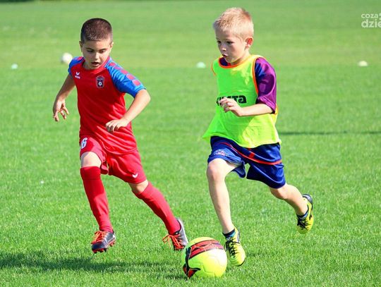 Z obozu sportowego do  szpitala. Policja i sanepid ustalają czym zatruły się dzieci