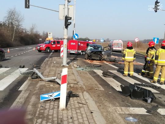 Z ostatniej chwili! Poważny wypadek na krajowej siódemce (akt.)