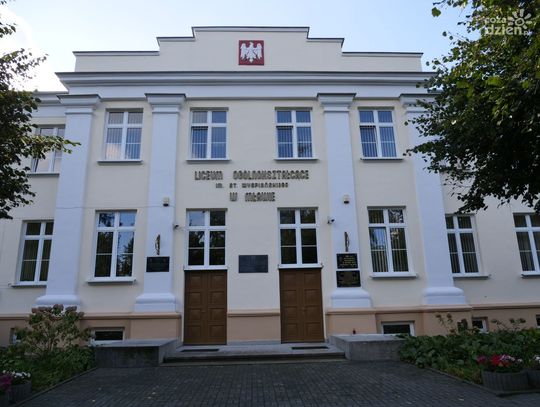 Zabytkowe I LO w Mławie przechodzi metamorfozę
