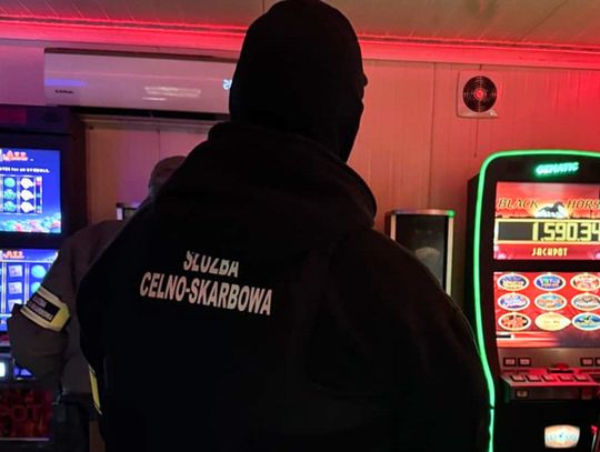 Zatrzymali 26 osób, zabezpieczyli 150 nielegalnych automatów do gier Zatrzymali 26 osób, zabezpieczyli 150 nielegalnych automatów do gier