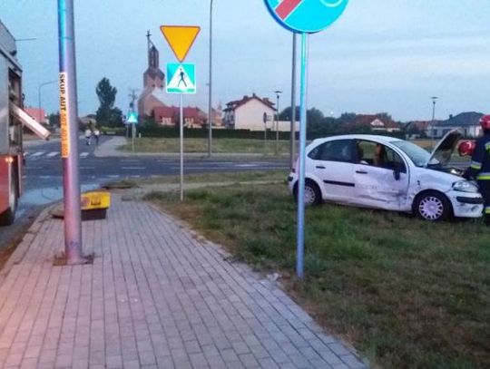 Zderzenie dwóch osobówek na Wierzbowej