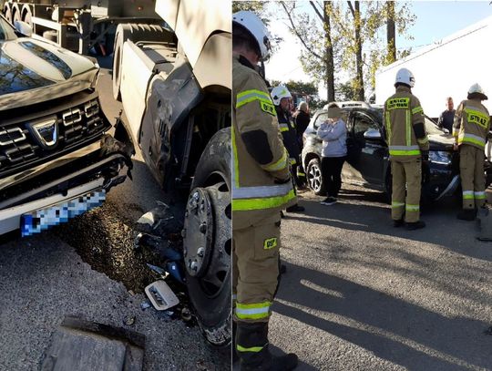 Zderzyły się osobówka z ciężarówką. Ranna jedna osoba. Droga była zablokowana
