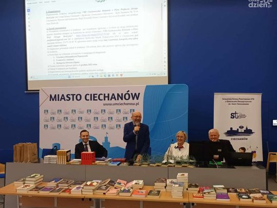 [Zdjęcia] VIII edycja Ciechanowskiego Dyktanda o Pióro Prof. J. Bralczyka