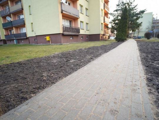 Zmiany na ciechanowskim osiedlu. Jest chodnik, będzie ścieżka rowerowa