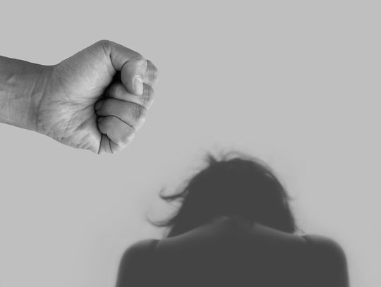 Znęcał się nad żoną. Zatrzymali go policjanci z Płońska Znęcał się nad żoną. Zatrzymali go policjanci z Płońska