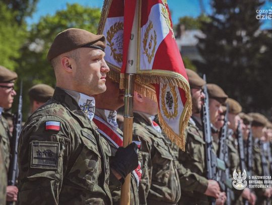 Żołnierze 5 MBOT uczcili Dzień Flagi i Święto Konstytucji 3 Maja w Ciechanowie