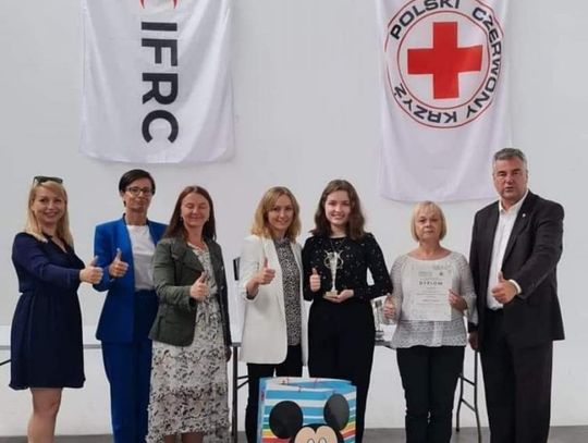 Zwycięstwo w etapie okręgowym konkursu "100 aktywności na 100-lecie Młodzieży PCK". Nagroda przyjechała do Ciechanowa