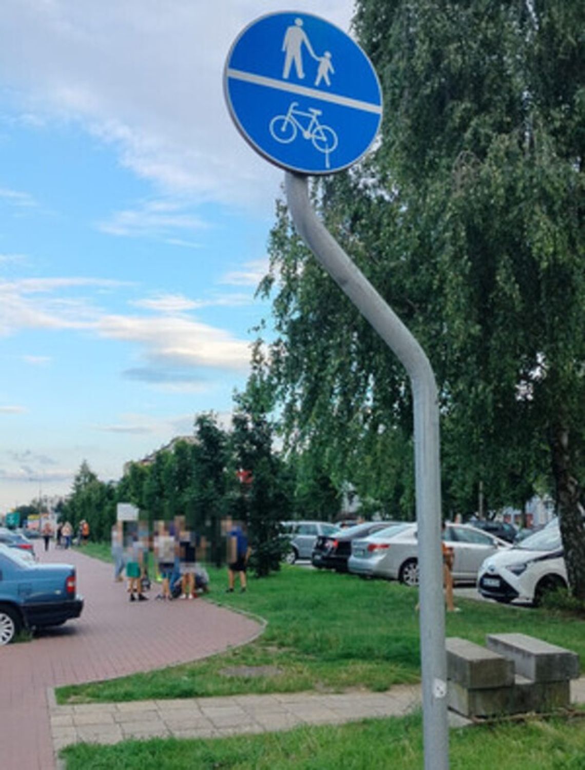 11-latki potrąciły 71-letnią kobietę. Jechały na jednej hulajnodze