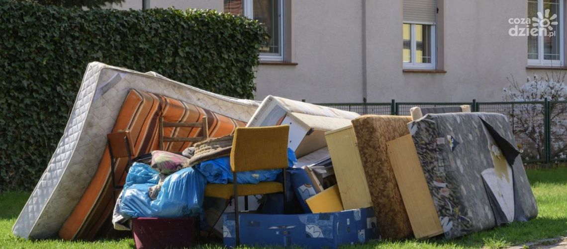 12 wersalek - rekord wiosennej zbiórki odpadów wielkogabarytowych