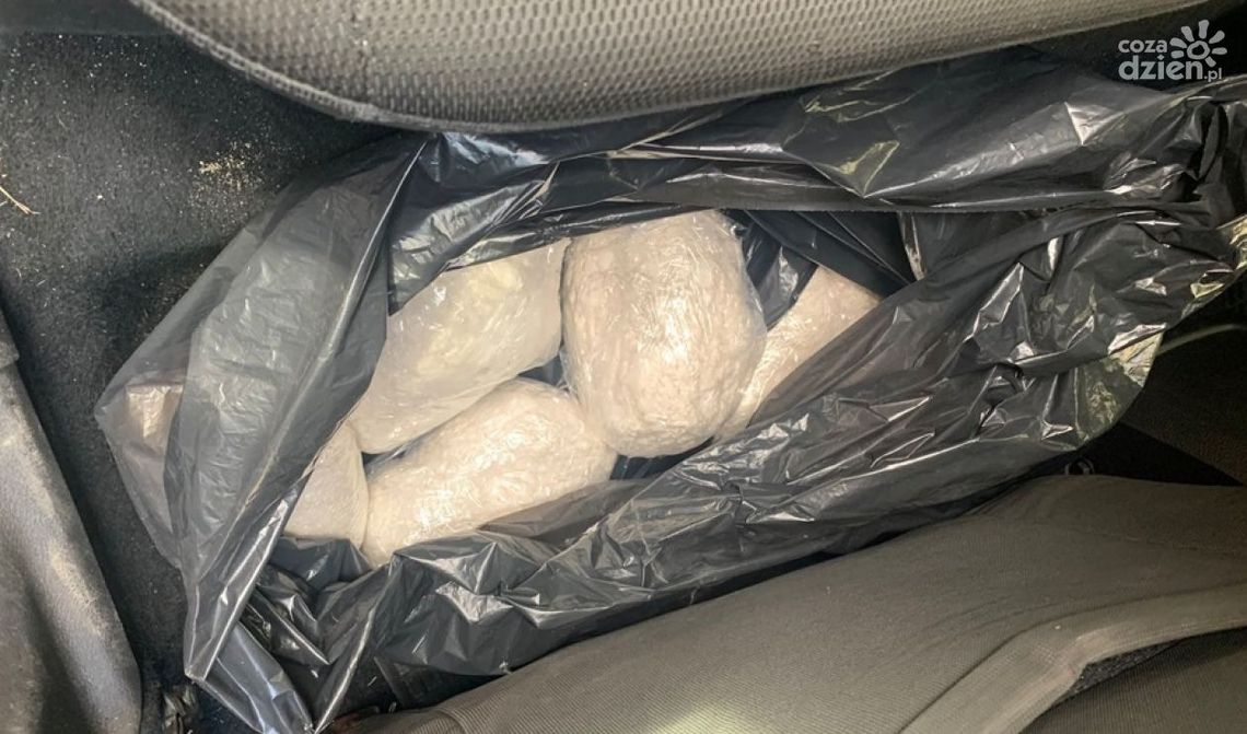 18 lat dla handlarza narkotyków? Mężczyzna przewoził ponad 7 kg amfetaminy