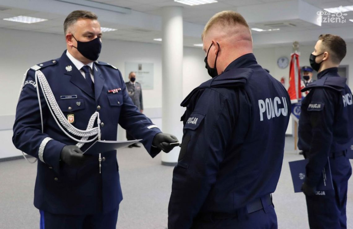 36 policjantów złożyło ślubowania w garnizonie mazowieckim.