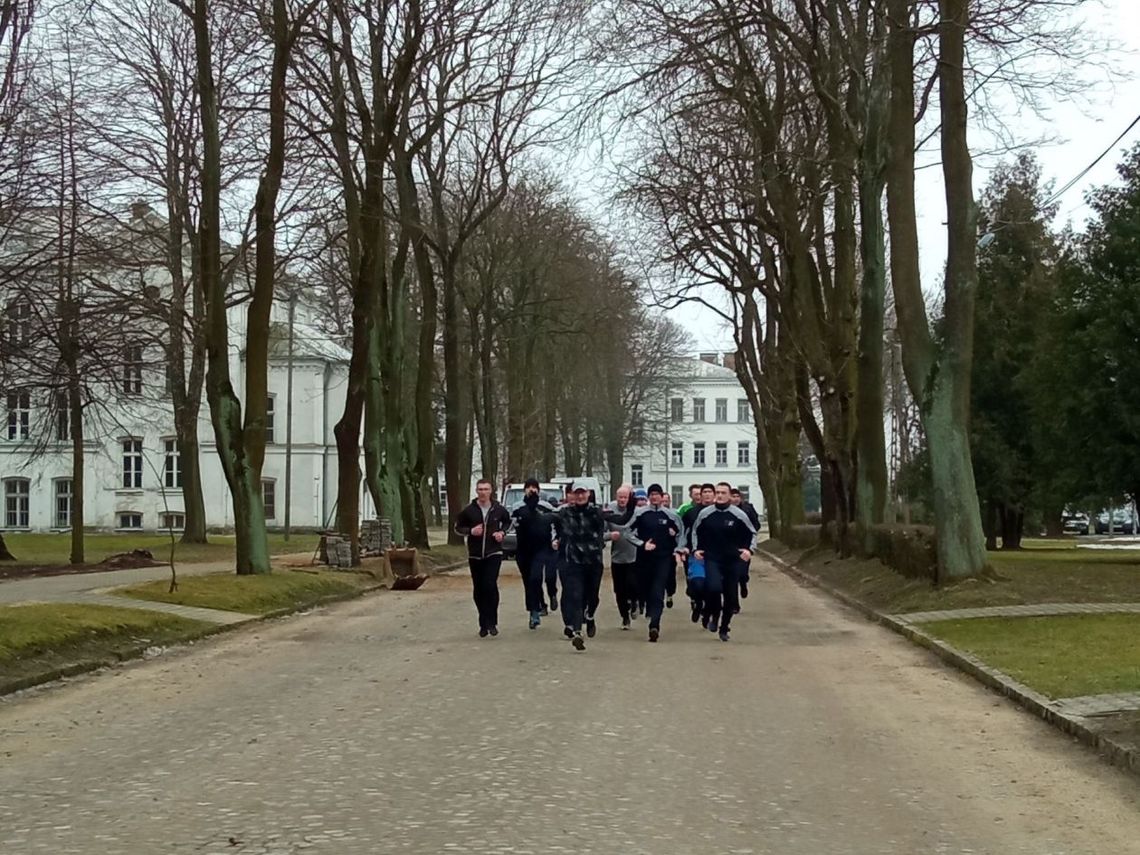 5MBOT. Pokonali charytatywnie 3 kilometrową trasę. Pomogli dziewczynkom!