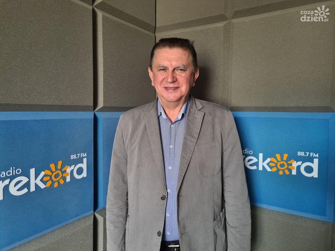 Andrzej Pietrasik: Trzymam kciuki za to, żeby szkoły normalnie zafunkcjonowały Andrzej Pietrasik: Trzymam kciuki za to, żeby szkoły normalnie zafunkcjonowały
