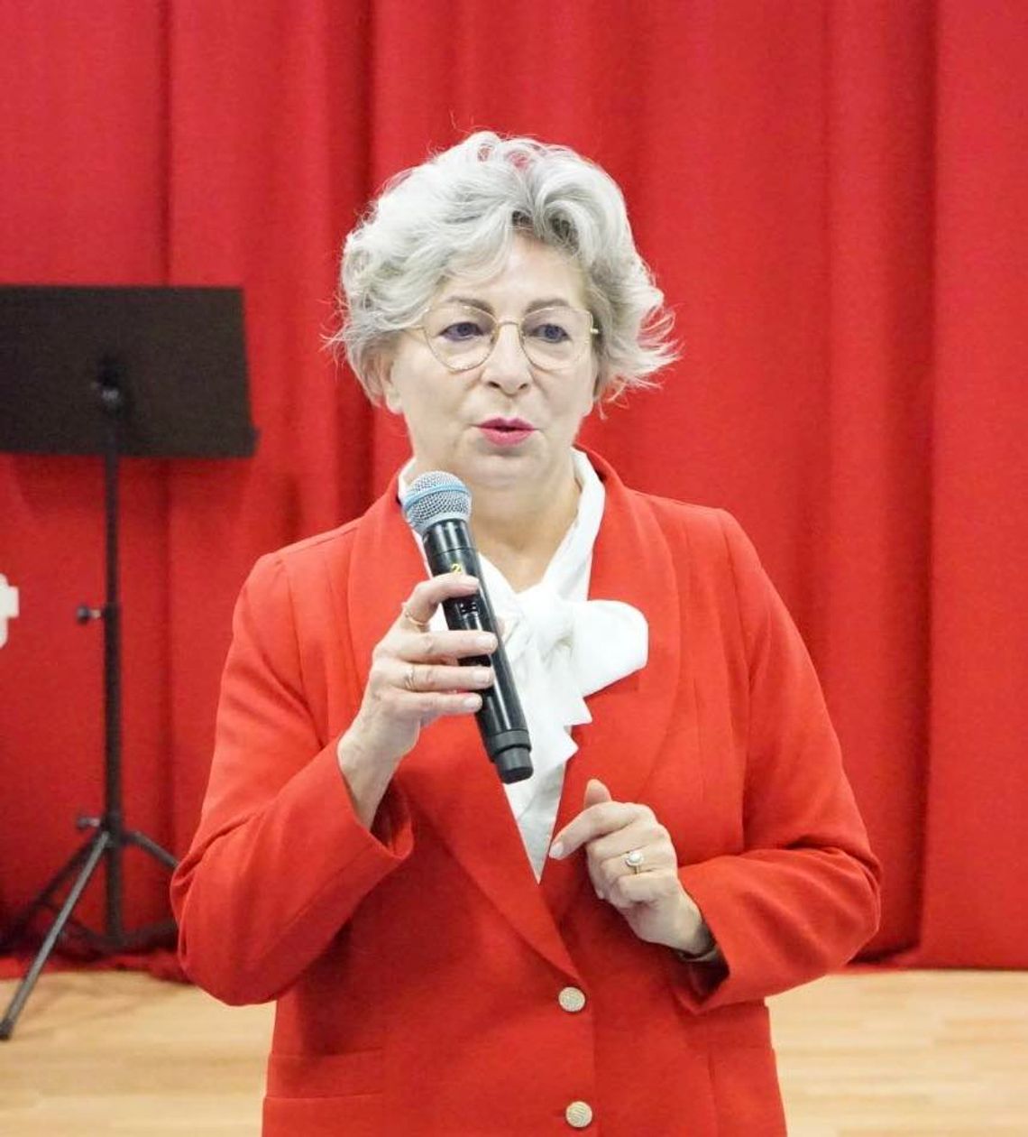 Anna Cicholska: Jak można wyrzucić krzyż do kosza? To haniebne działanie